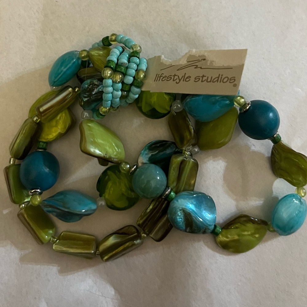 NWT Lifestyle Studios 3 piece stretchy bracelets in blue and green shell